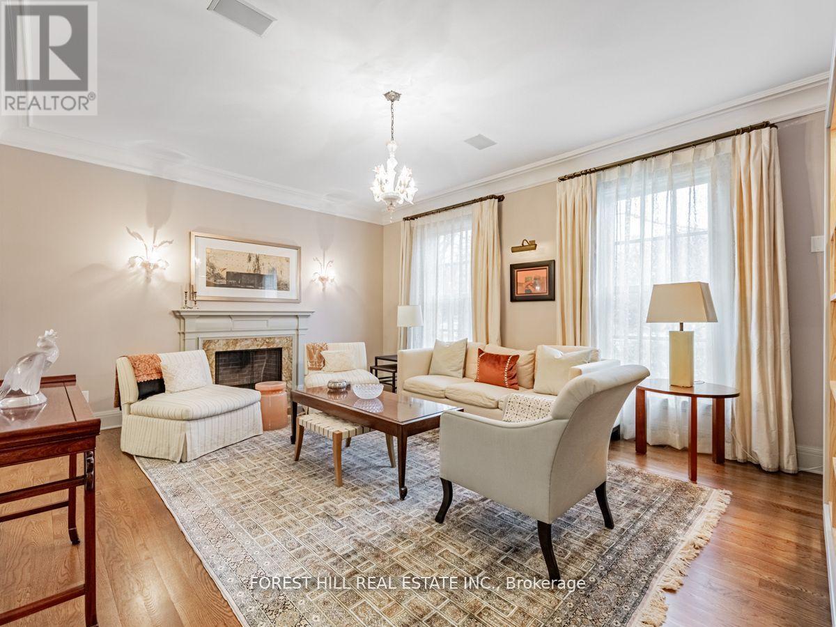 1 Burton Road, Toronto, Ontario  M5P 1T6 - Photo 9 - C12506780