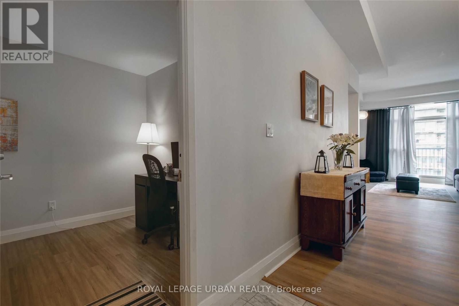 803 - 8 Wellesley Street E, Toronto, Ontario  M4Y 3B2 - Photo 2 - C12506908