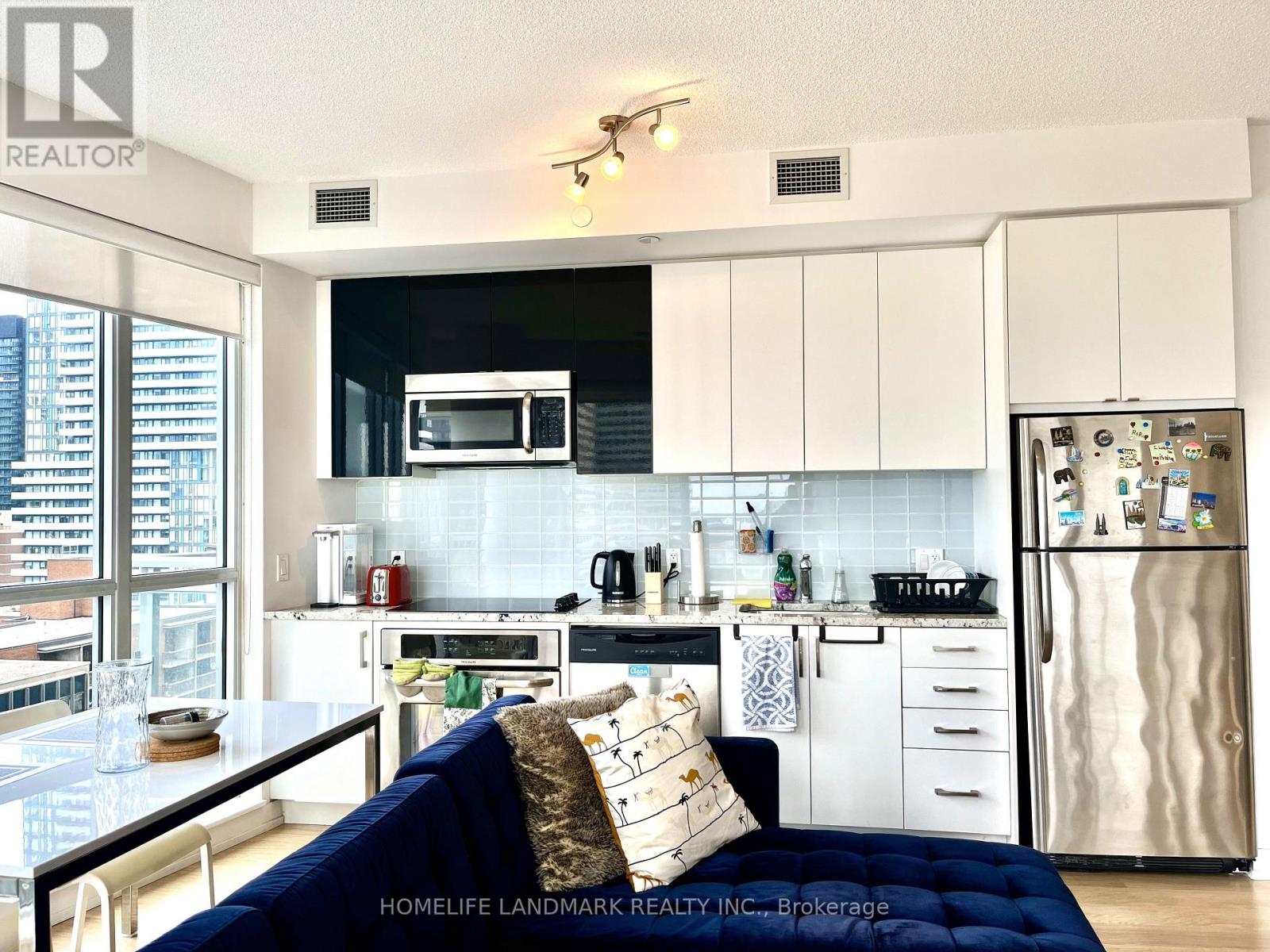 1502 - 89 Dunfield Avenue, Toronto, Ontario  M4S 0A4 - Photo 3 - C12506920