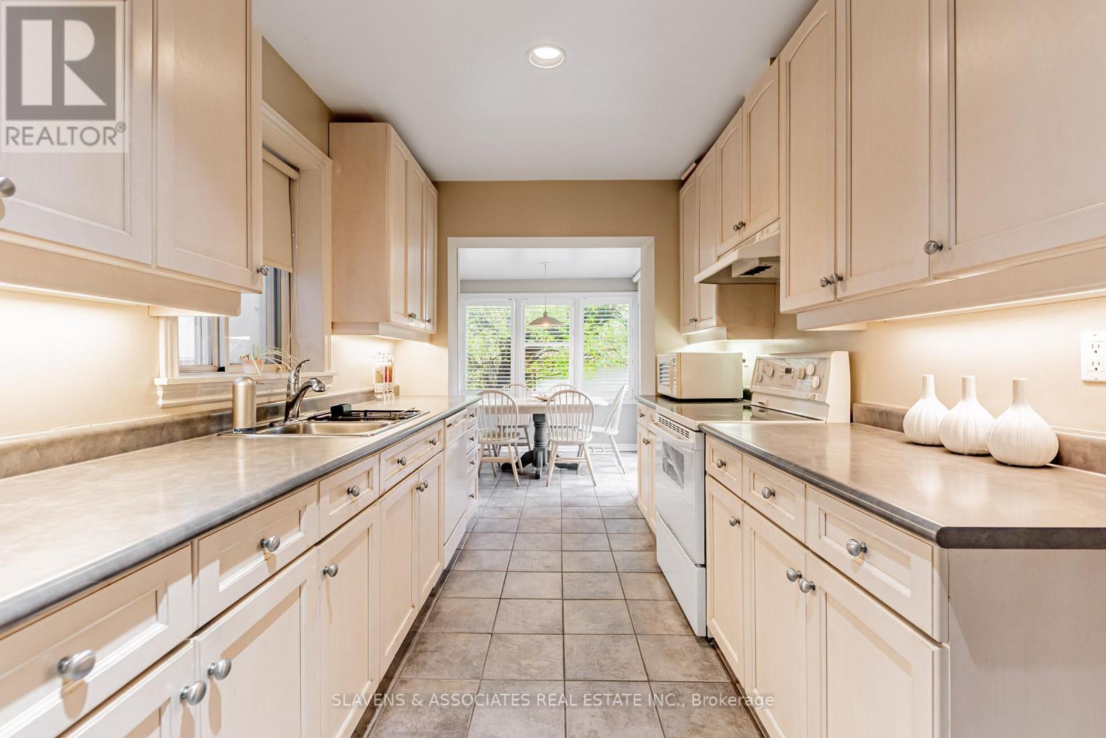 509 Deloraine Avenue, Toronto, Ontario  M5M 2C1 - Photo 10 - C12506938