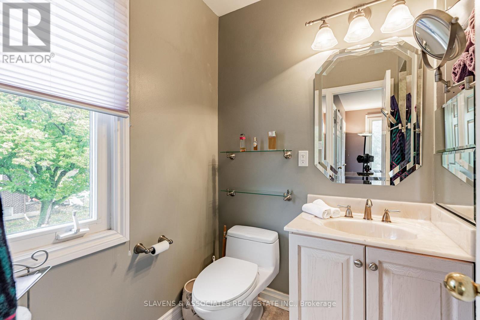 509 Deloraine Avenue, Toronto, Ontario  M5M 2C1 - Photo 17 - C12506938