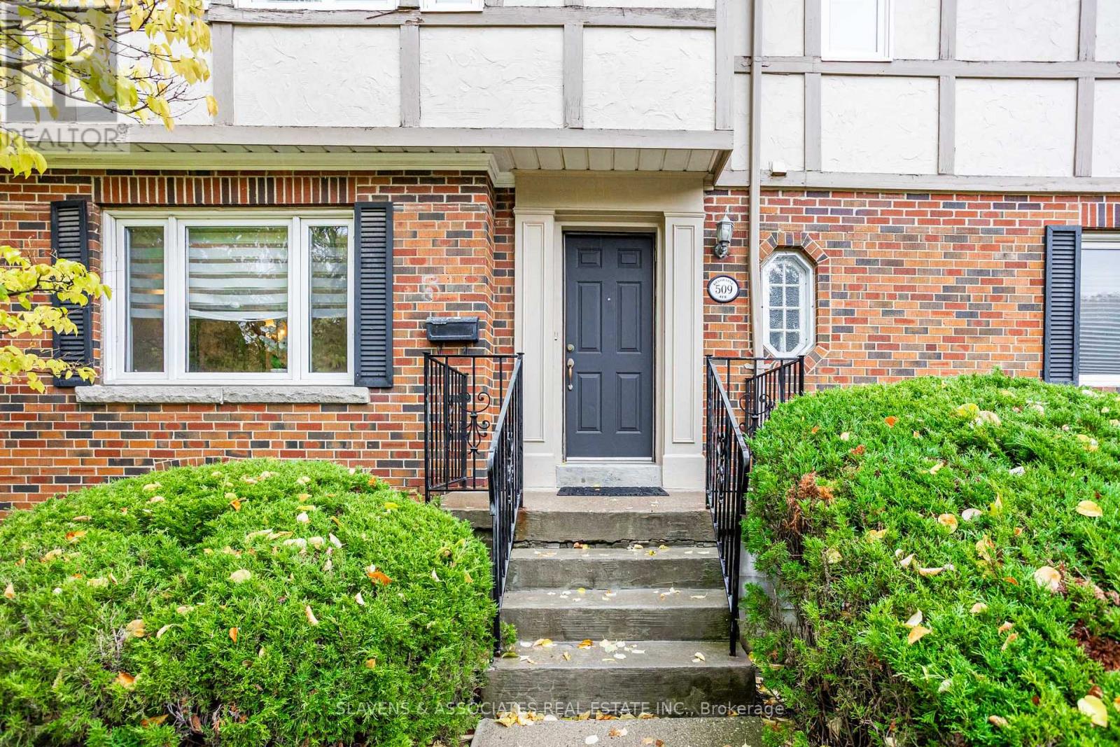 509 Deloraine Avenue, Toronto, Ontario  M5M 2C1 - Photo 3 - C12506938