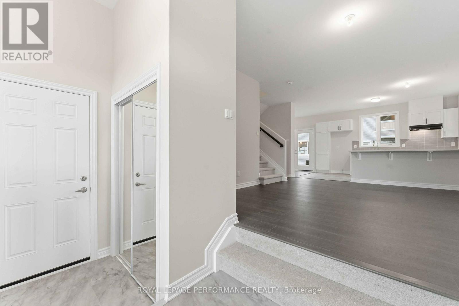 182 Ryan Reynolds Way, Ottawa, Ontario  K4A 5H5 - Photo 4 - X12501116