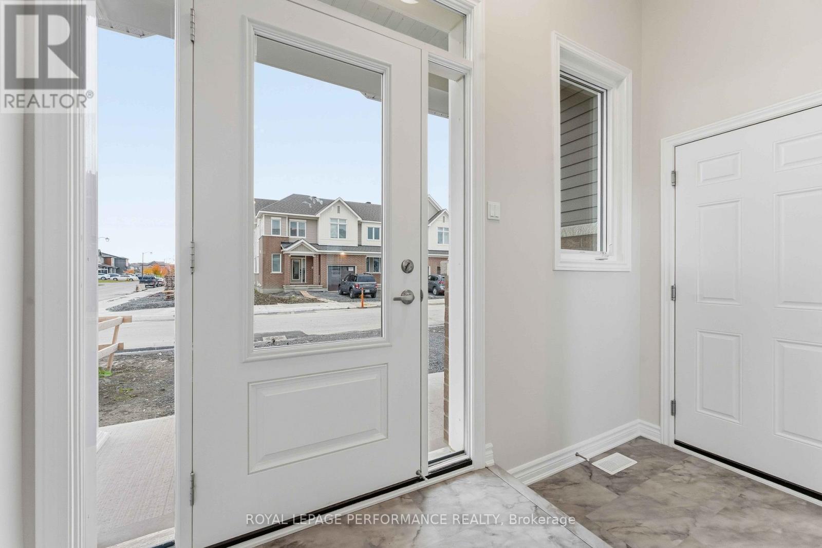 182 Ryan Reynolds Way, Ottawa, Ontario  K4A 5H5 - Photo 5 - X12501116