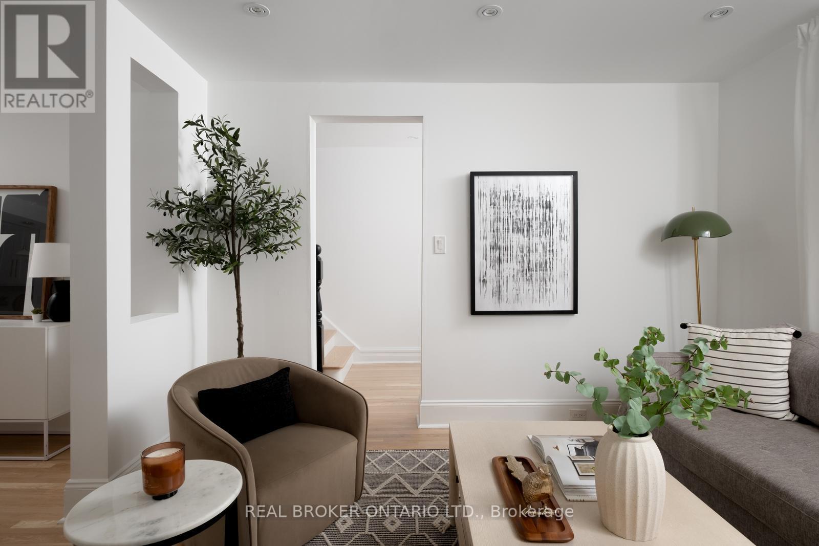 21 Stephenson Avenue, Toronto, Ontario  M4C 1E9 - Photo 7 - E12506634