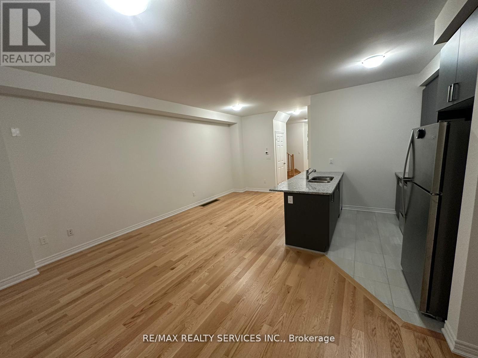 93 Air Dancer Crescent, Oshawa, Ontario  L1L 0V3 - Photo 3 - E12506640