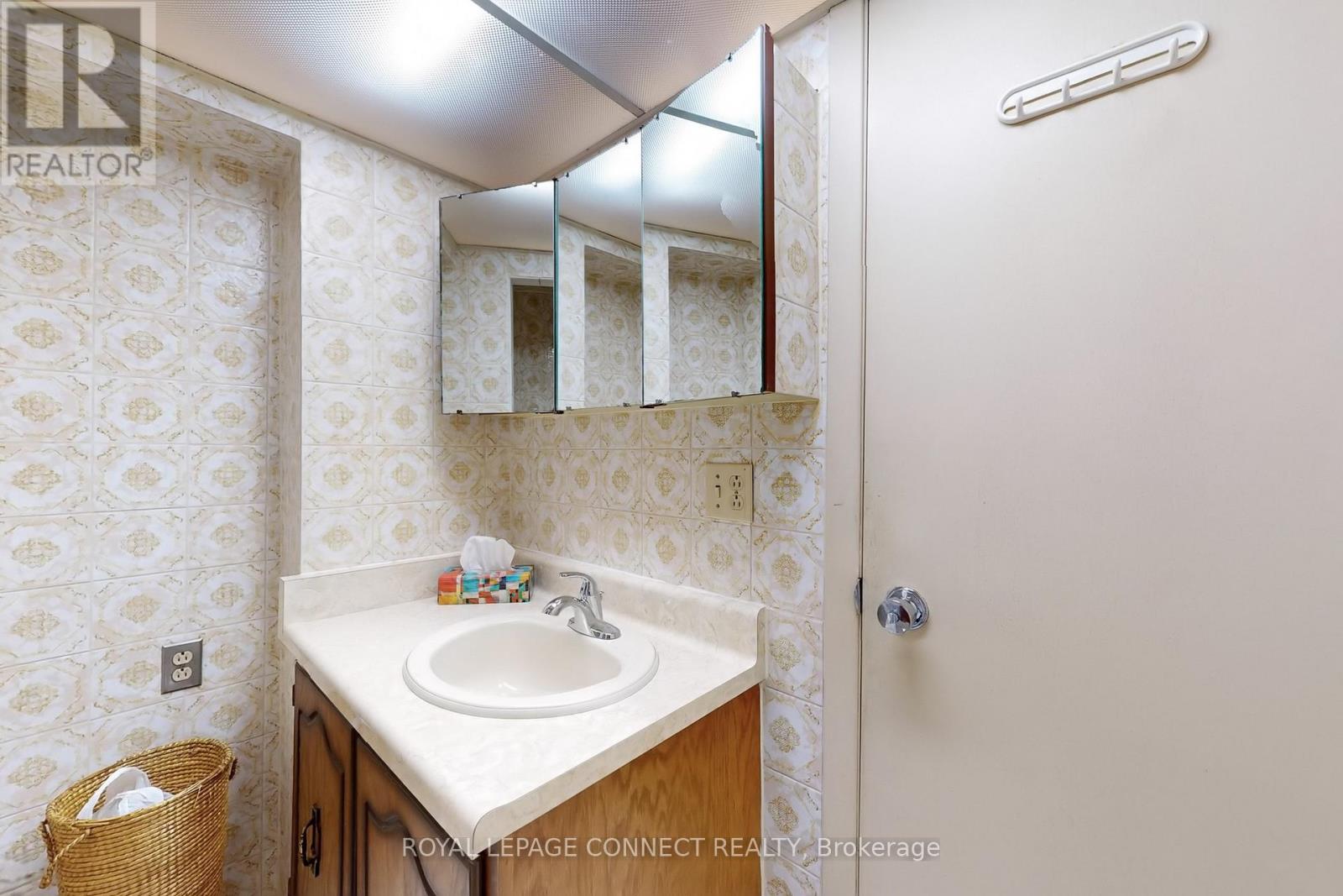 20 Brinloor Boulevard, Toronto, Ontario  M1M 1L2 - Photo 34 - E12506854
