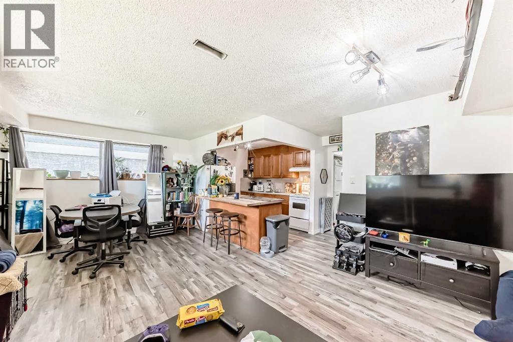 7508 36 Avenue Nw, Calgary, Alberta  t3b 1v3 - Photo 28 - A2261361