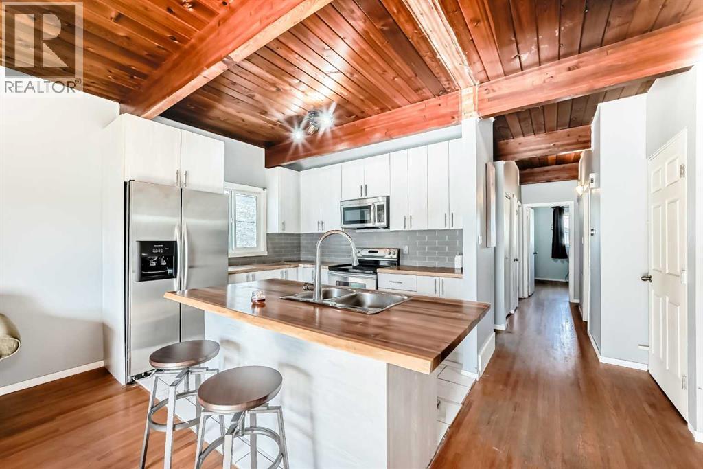 7508 36 Avenue Nw, Calgary, Alberta  t3b 1v3 - Photo 3 - A2261361