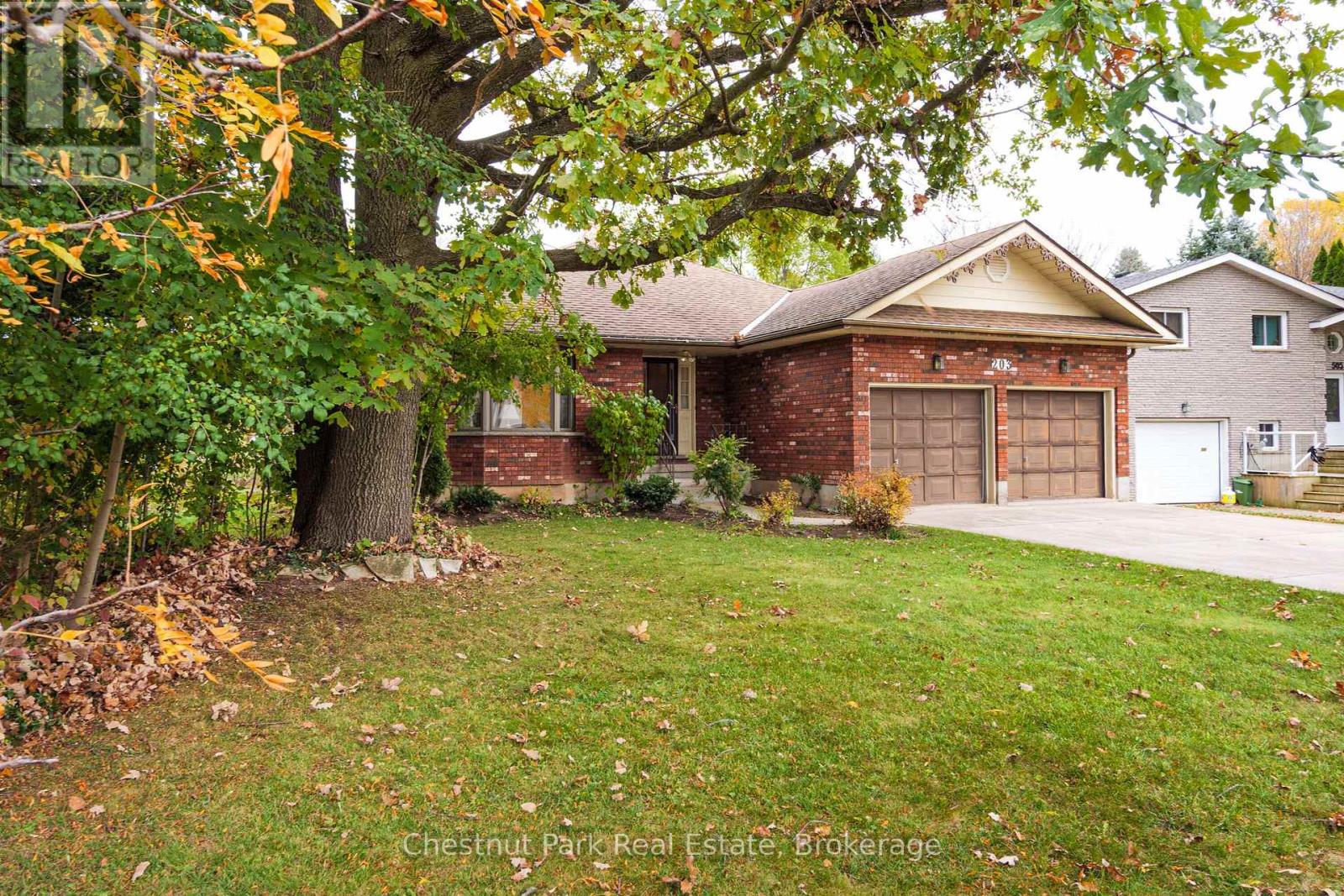 203 5th Avenue W, Owen Sound, Ontario N4K 6G2 - Photo 2 - X12507116