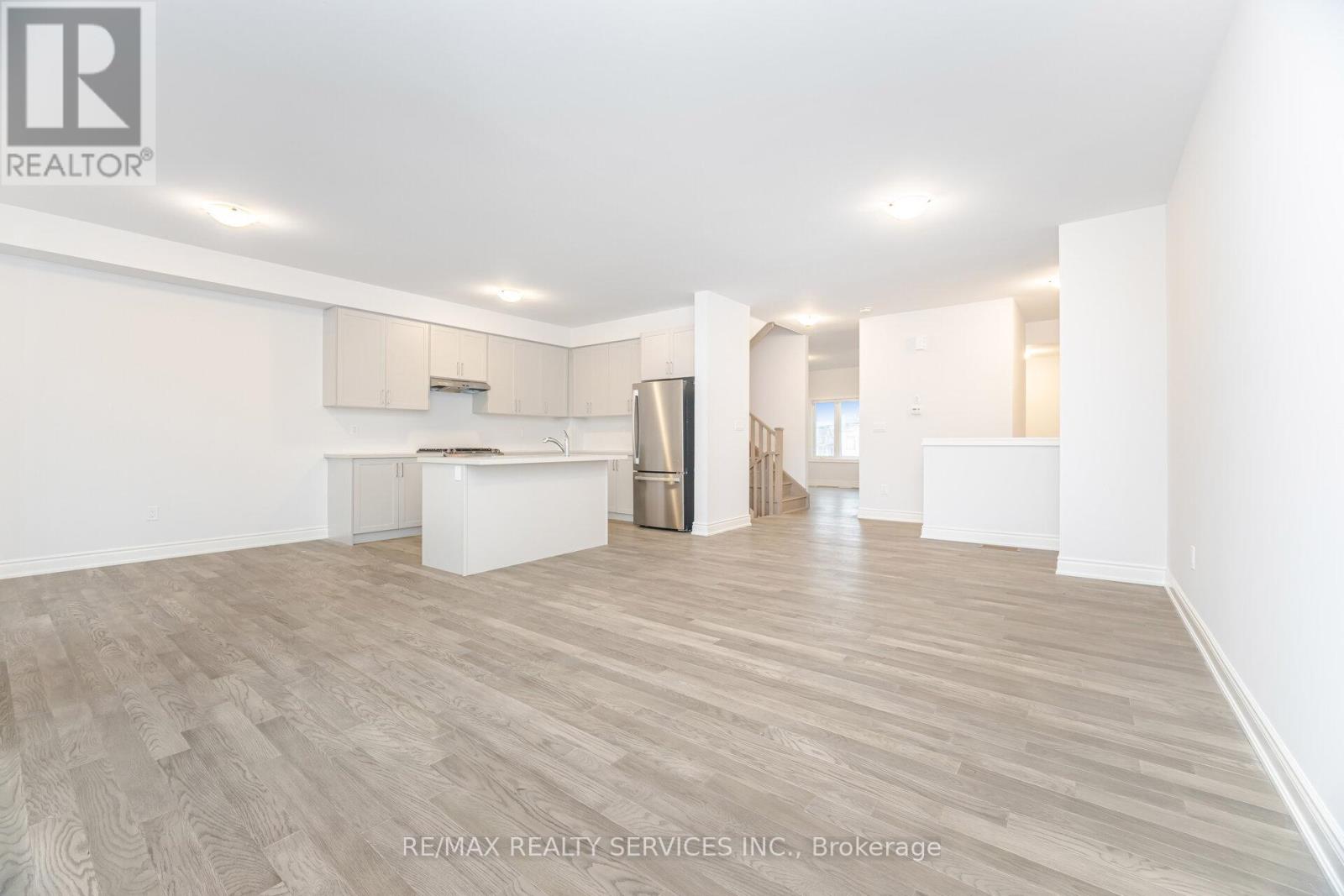 24 Alan Williams Trail, Uxbridge, Ontario L9P 0R6 - Photo 4 - N12506614