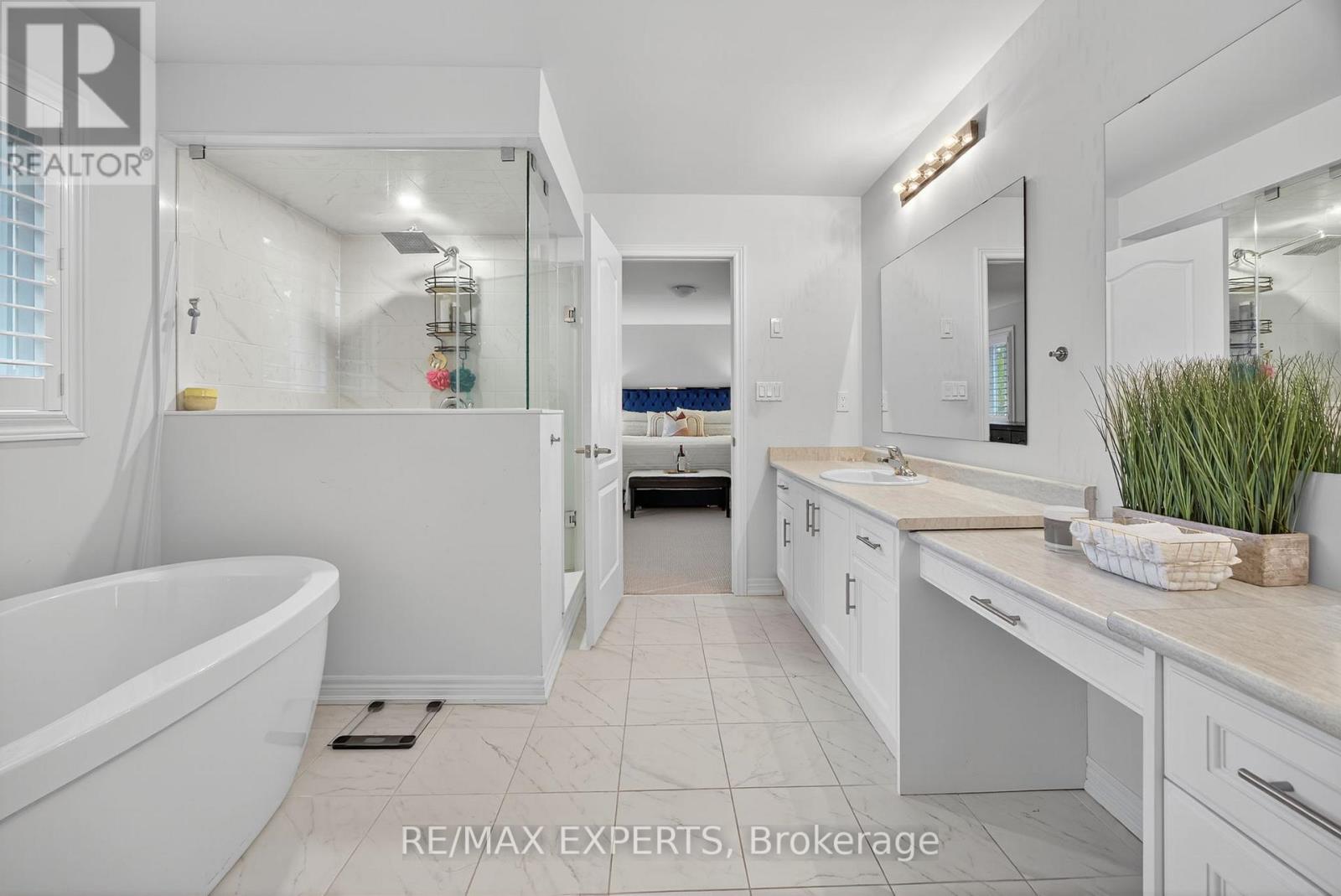 66 Robb Thompson Road, East Gwillimbury (Mt Albert), Ontario L0G 1M0 - Photo 15 - N12506672