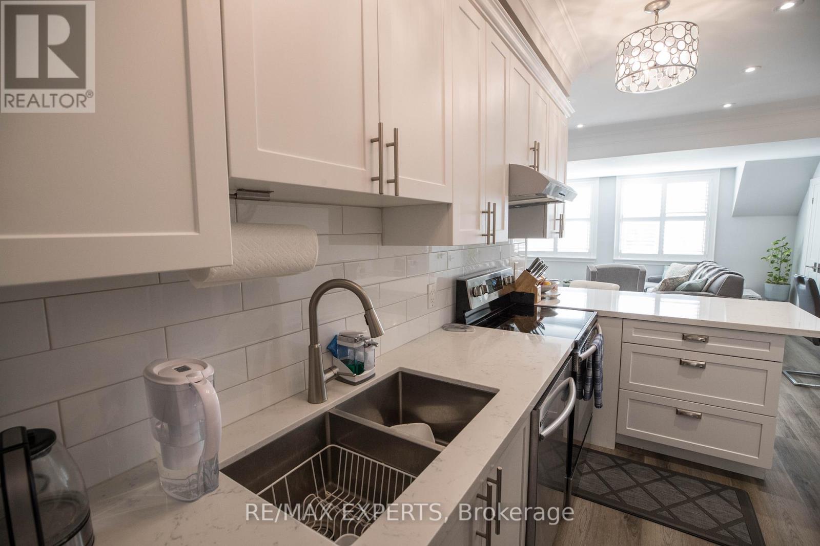 209 - 10462 Islington Avenue, Vaughan, Ontario  L0J 1C0 - Photo 11 - N12506678