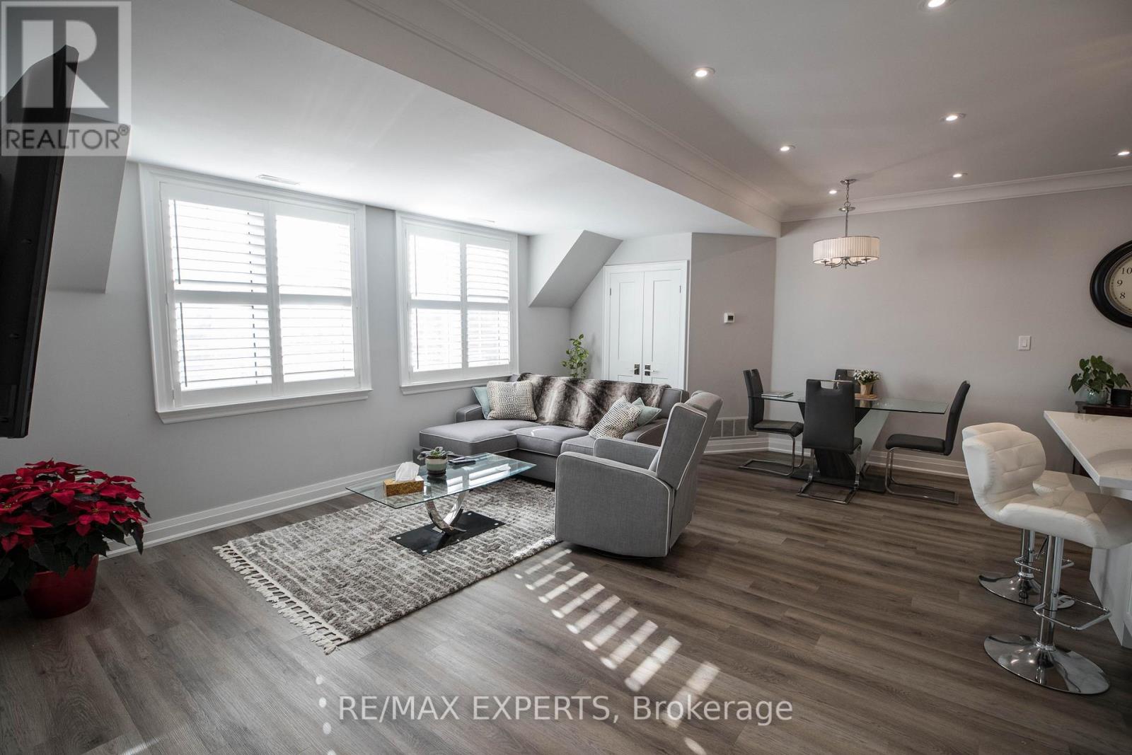 209 - 10462 Islington Avenue, Vaughan, Ontario  L0J 1C0 - Photo 13 - N12506678