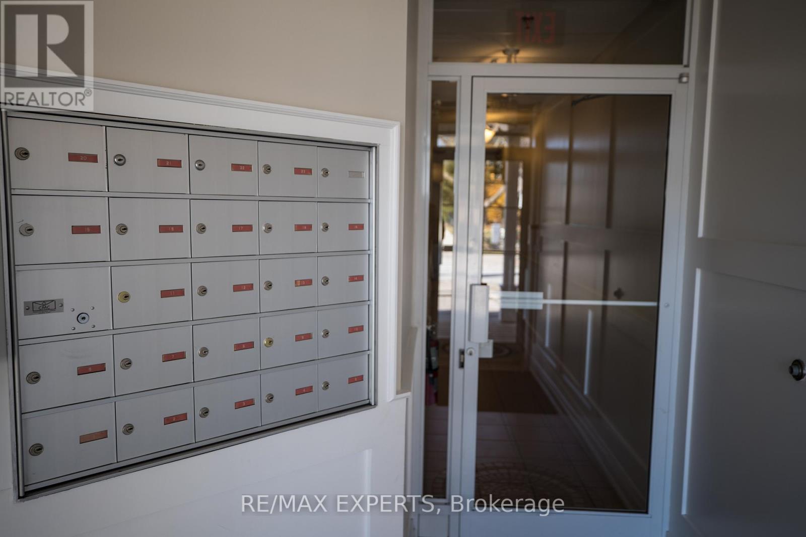 209 - 10462 Islington Avenue, Vaughan, Ontario  L0J 1C0 - Photo 26 - N12506678