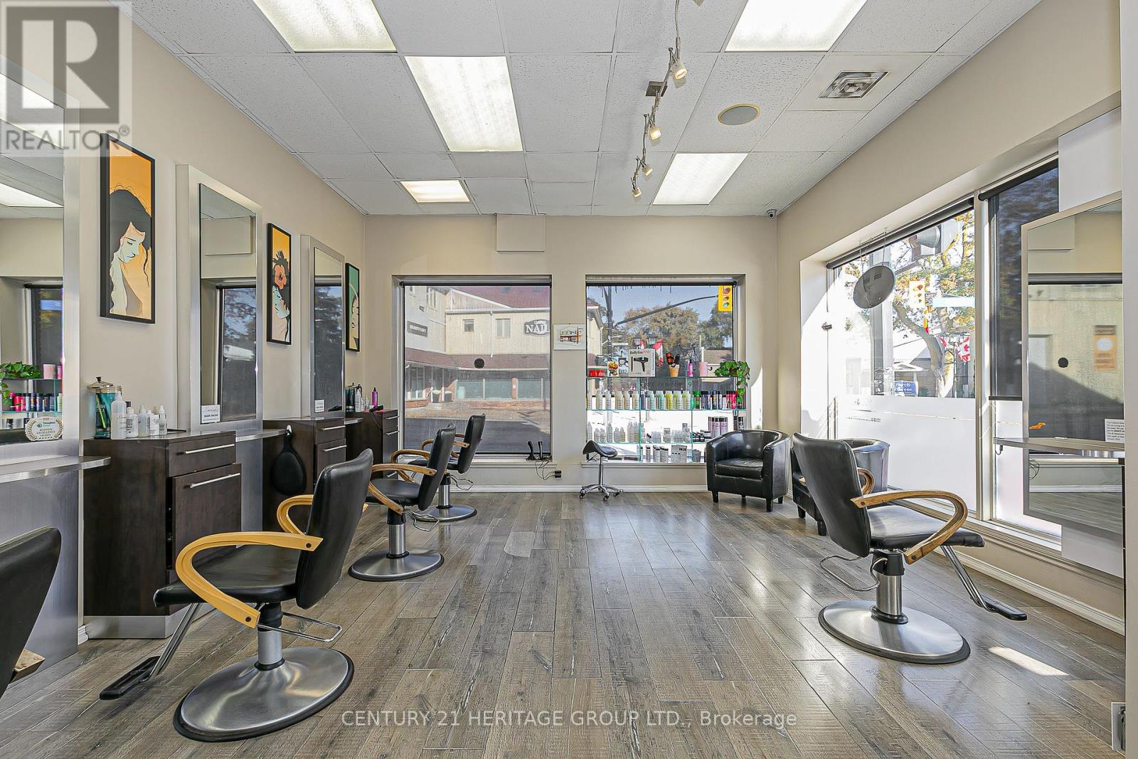 90 Main Street S, Newmarket, Ontario  L3Y 3Y7 - Photo 10 - N12506702