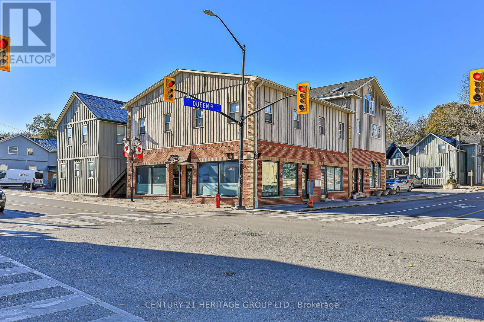 90 Main Street S, Newmarket, Ontario  L3Y 3Y7 - Photo 3 - N12506702