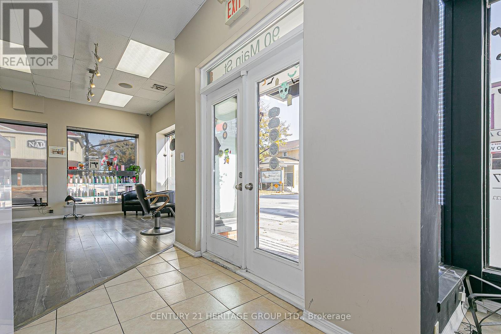 90 Main Street S, Newmarket, Ontario  L3Y 3Y7 - Photo 6 - N12506702