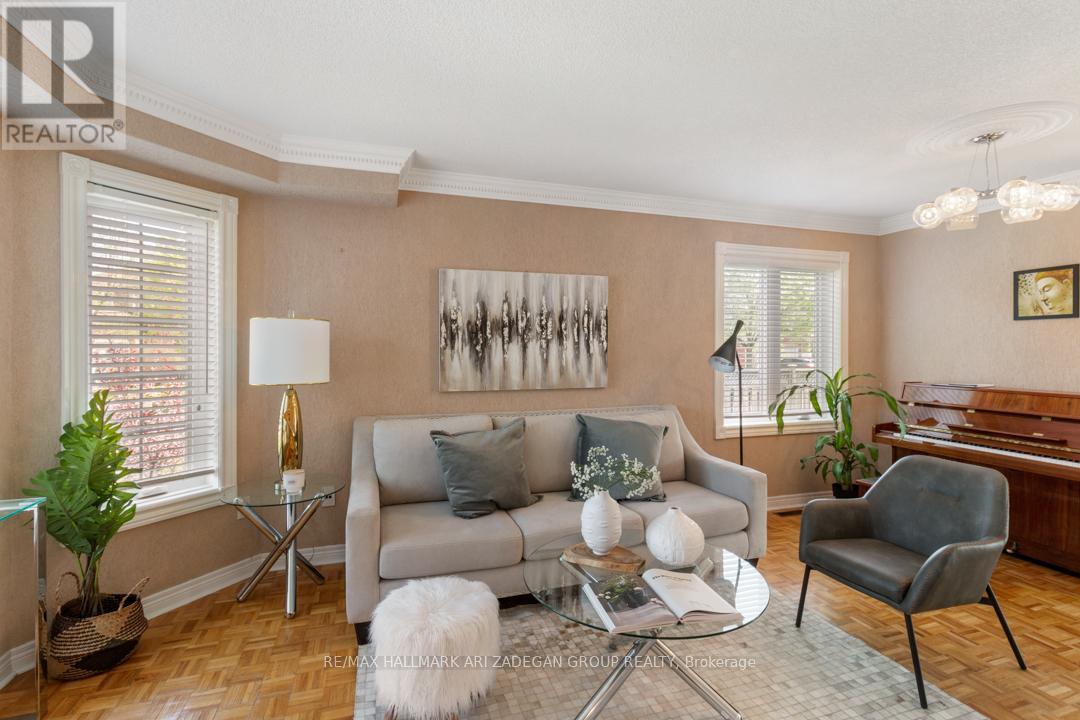 1 Grampian Avenue, Vaughan, Ontario  L6A 2A3 - Photo 5 - N12506792