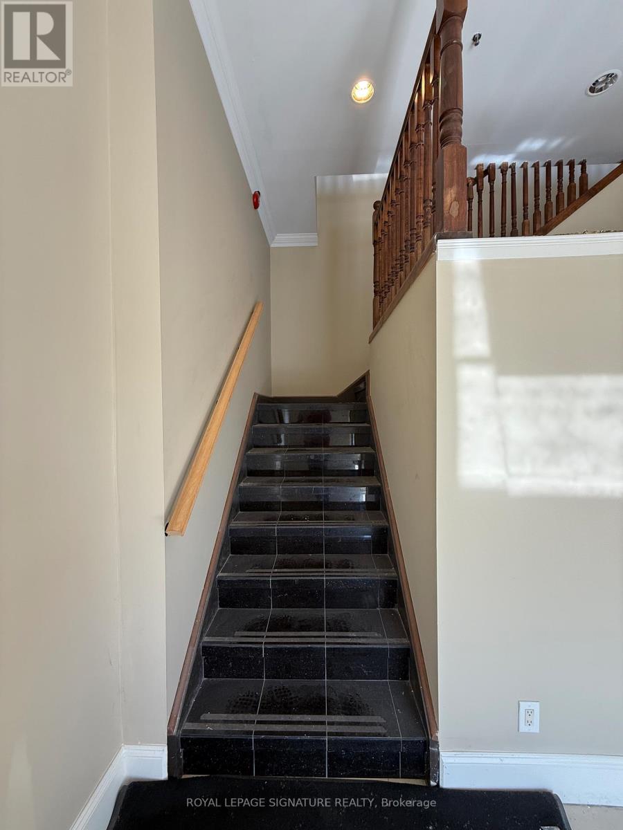 2nd Flr - 7601 Jane Street, Vaughan, Ontario  L4K 1X2 - Photo 3 - N12506808