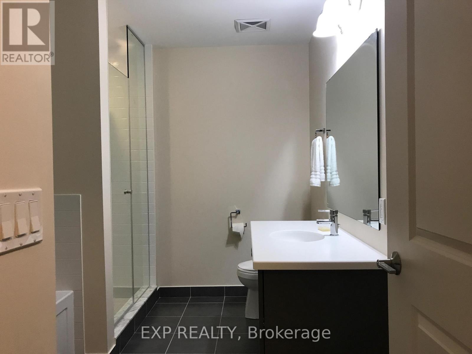 311 - 555 William Graham Drive, Aurora, Ontario  L4G 3L1 - Photo 7 - N12506858