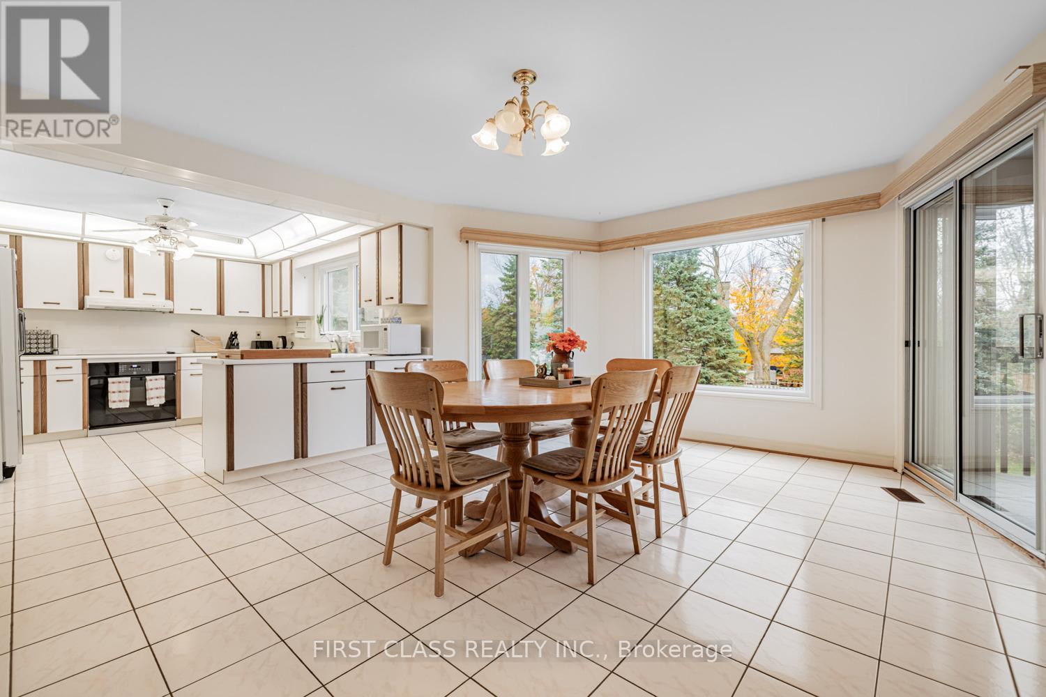 220 Timpson Drive, Aurora, Ontario  L4G 5M7 - Photo 12 - N12506870