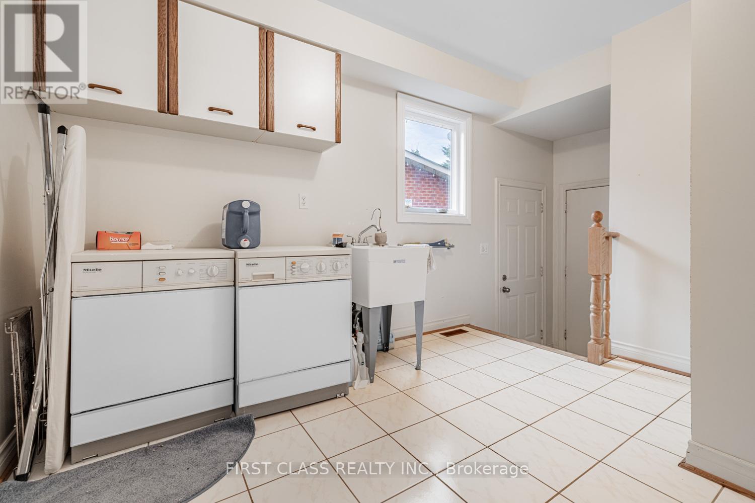 220 Timpson Drive, Aurora, Ontario  L4G 5M7 - Photo 25 - N12506870