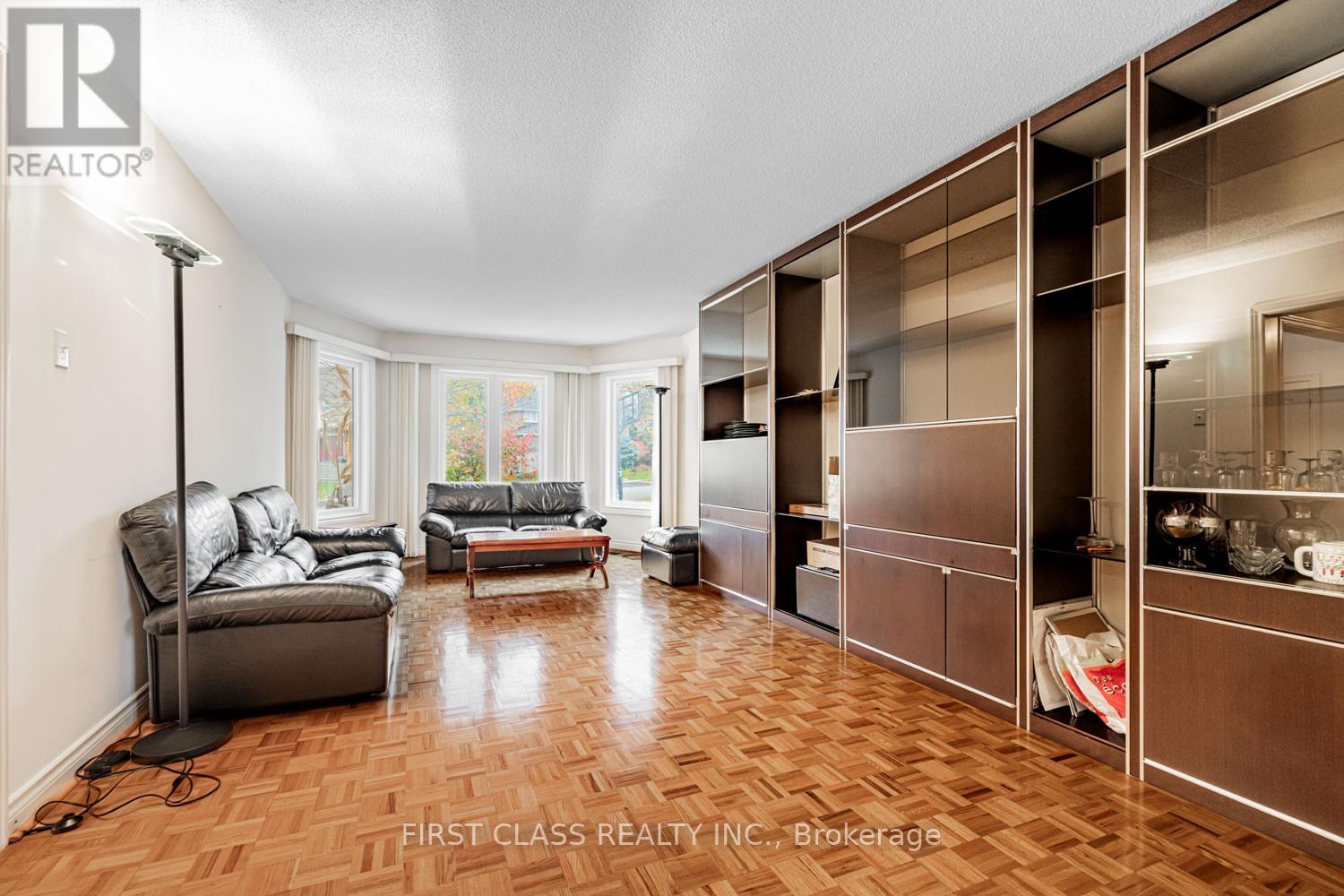 220 Timpson Drive, Aurora, Ontario  L4G 5M7 - Photo 6 - N12506870