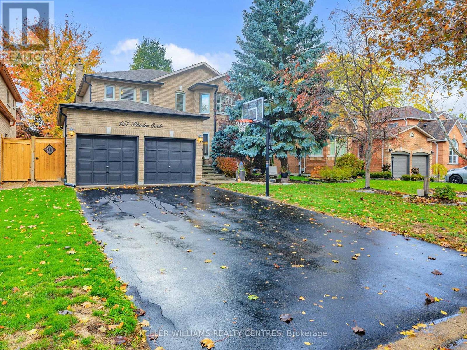 151 RHODES CIRCLE, Newmarket, Ontario
