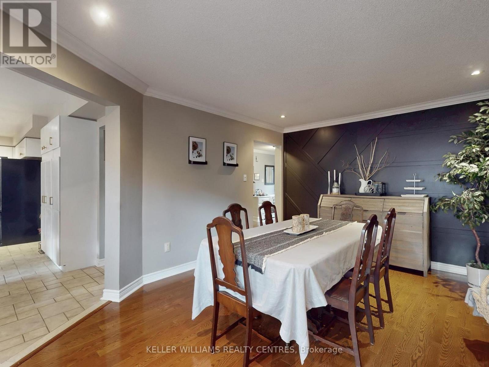 151 Rhodes Circle, Newmarket, Ontario  L3X 1V2 - Photo 10 - N12506958