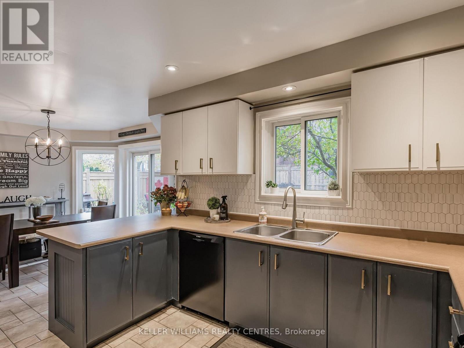 151 Rhodes Circle, Newmarket, Ontario  L3X 1V2 - Photo 14 - N12506958