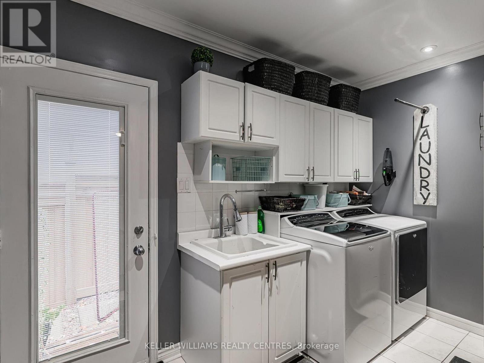 151 Rhodes Circle, Newmarket, Ontario  L3X 1V2 - Photo 18 - N12506958