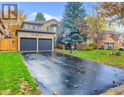 151 RHODES CIRCLE, Newmarket, Ontario