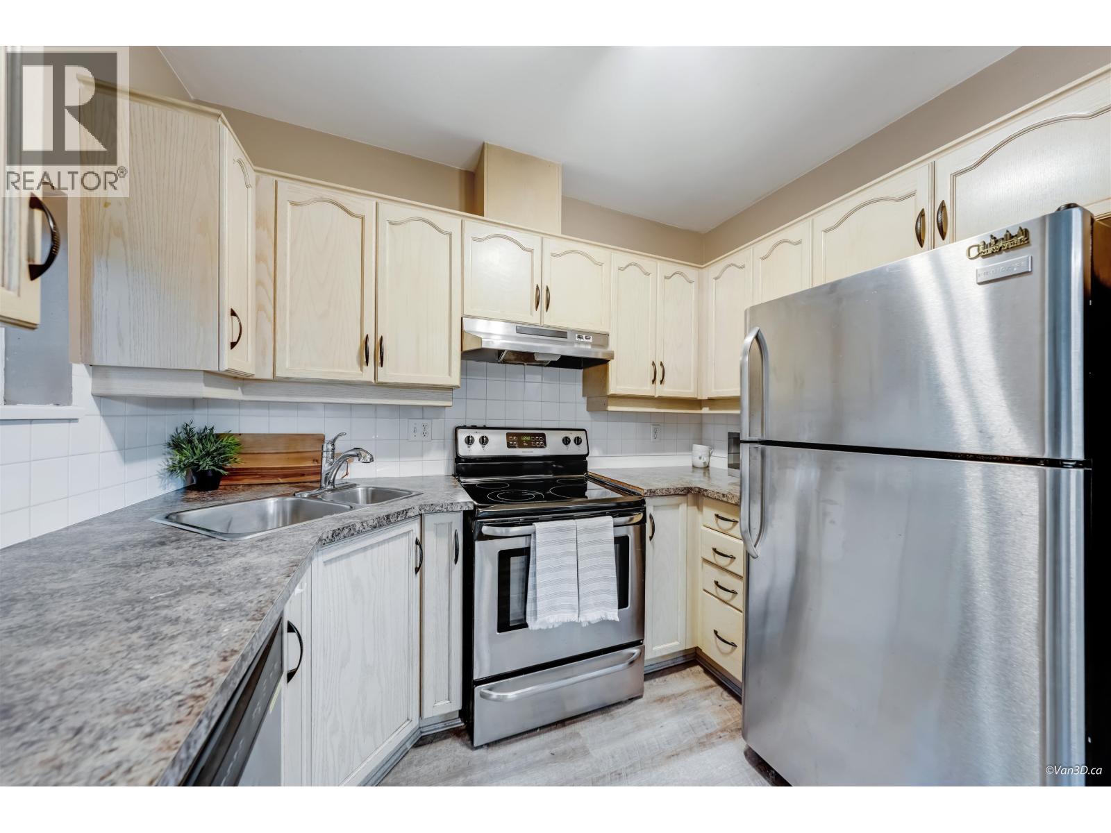 105 6742 Station Hill Court, Burnaby, British Columbia  V3N 4V2 - Photo 11 - R3064426