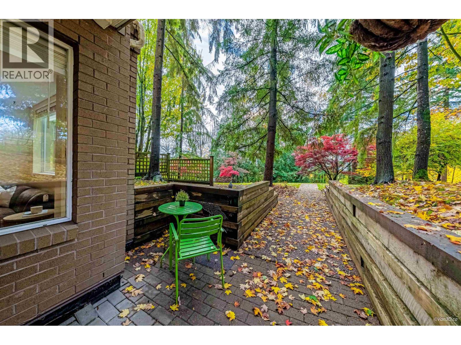 105 6742 Station Hill Court, Burnaby, British Columbia  V3N 4V2 - Photo 2 - R3064426