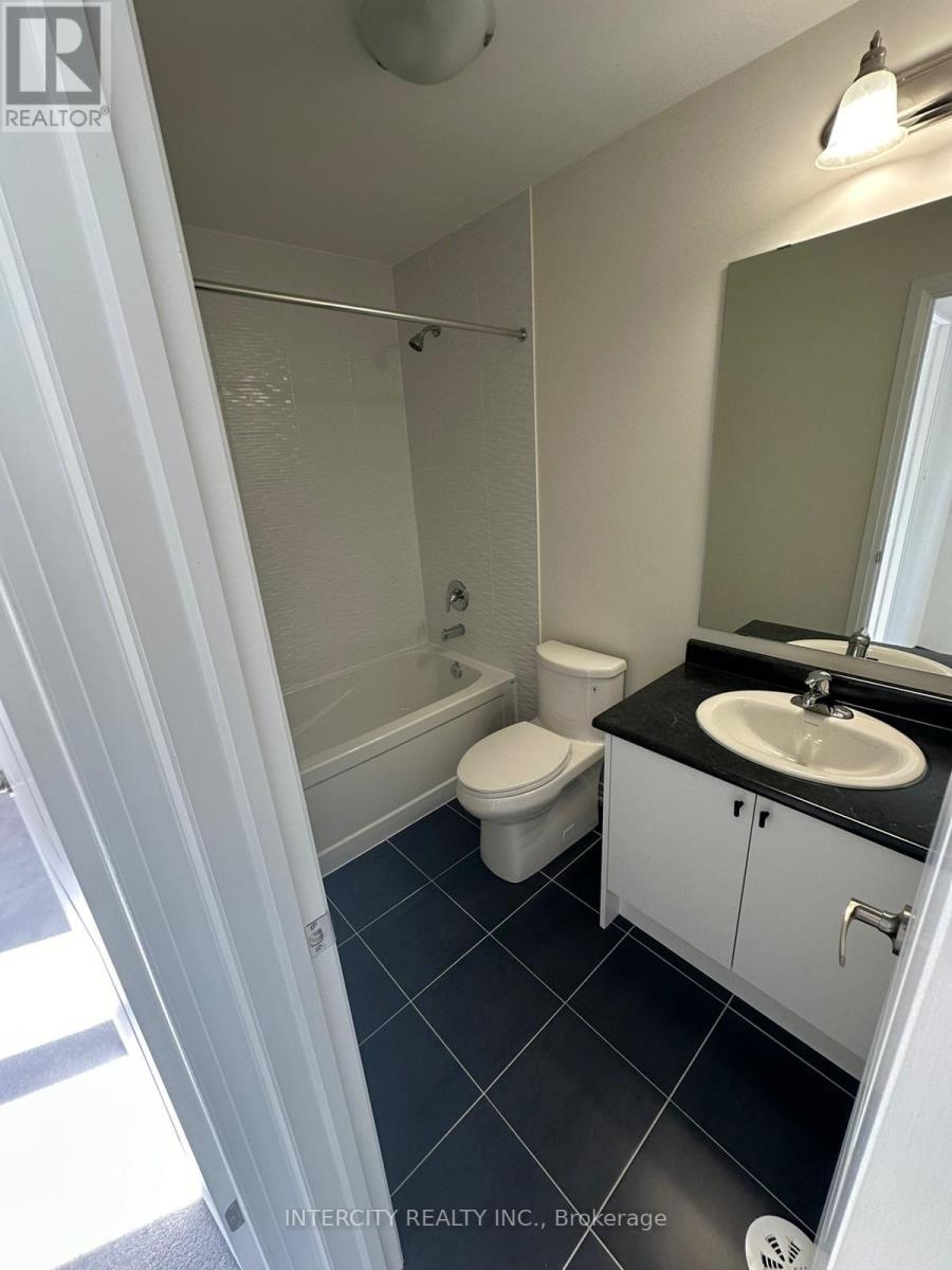 23 Bluebird Lane, Barrie, Ontario  L4N 6A3 - Photo 12 - S12506970