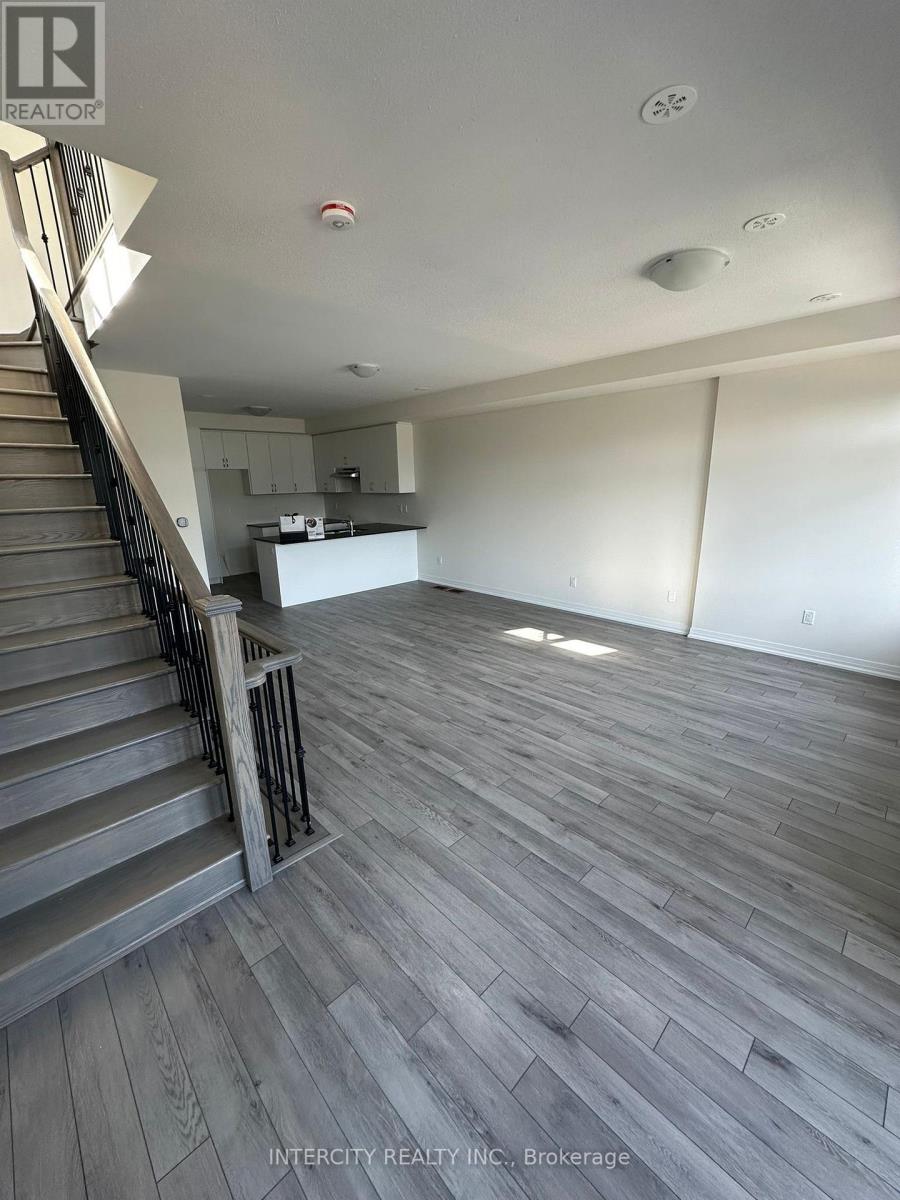 23 Bluebird Lane, Barrie, Ontario  L4N 6A3 - Photo 3 - S12506970