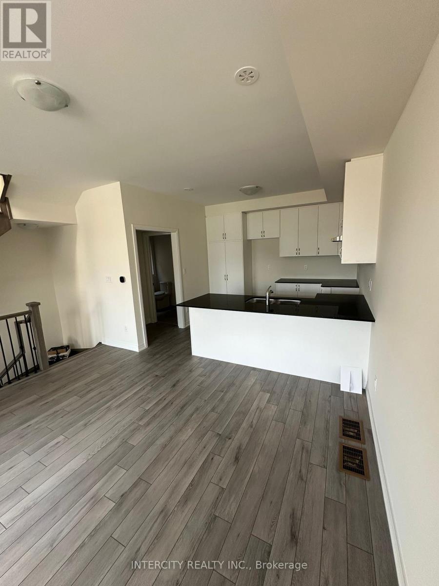 23 Bluebird Lane, Barrie, Ontario  L4N 6A3 - Photo 5 - S12506970