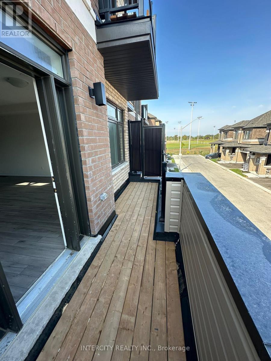 23 Bluebird Lane, Barrie, Ontario  L4N 6A3 - Photo 6 - S12506970