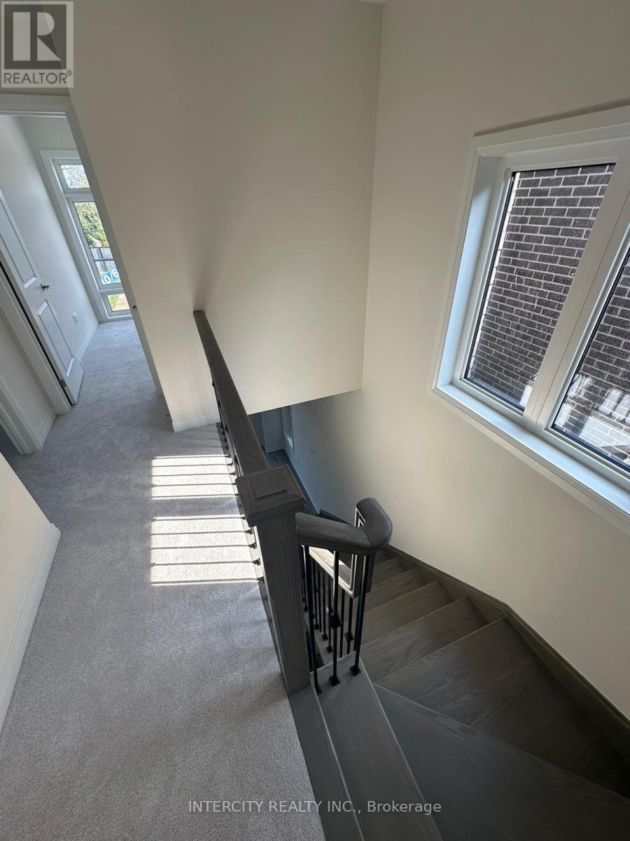 23 Bluebird Lane, Barrie, Ontario  L4N 6A3 - Photo 9 - S12506970