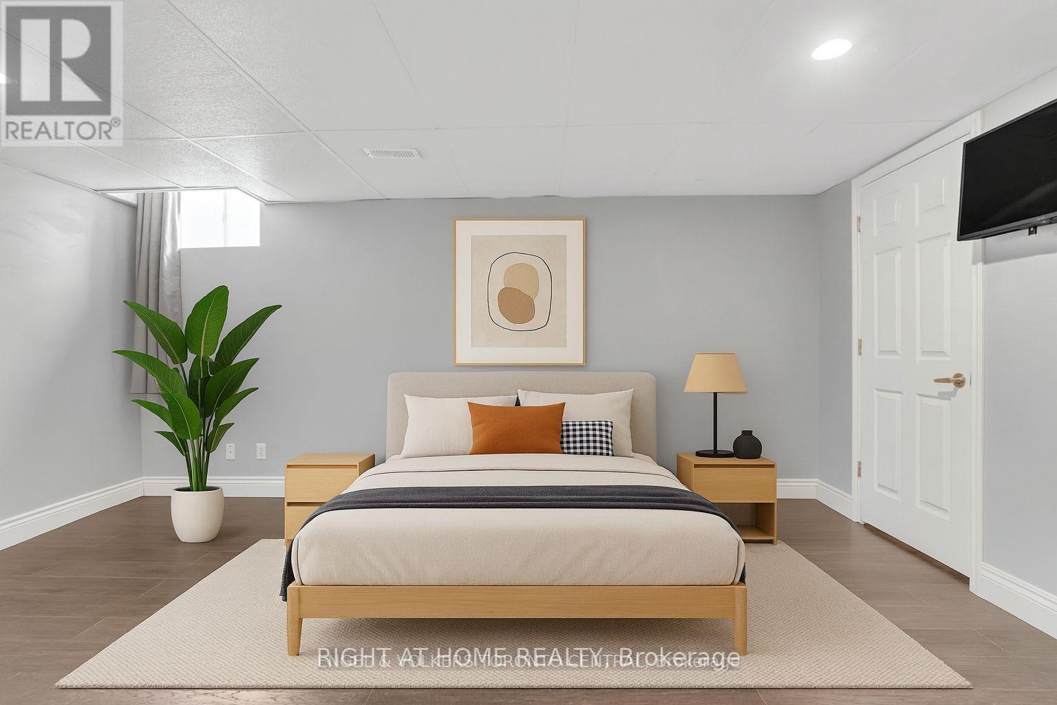 316 Country Lane, Barrie, Ontario  L4N 5Z6 - Photo 3 - S12506156