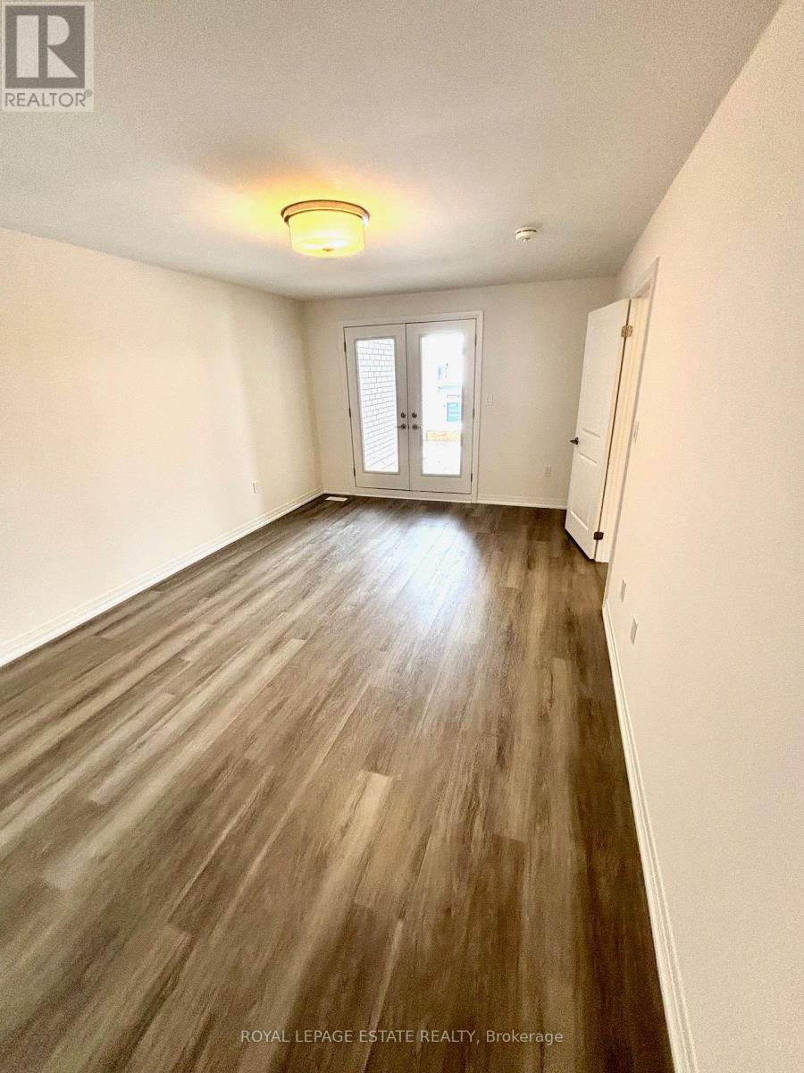 3028 Sandy Acres Avenue, Severn, Ontario L3V 8P8 - Photo 9 - S12496674