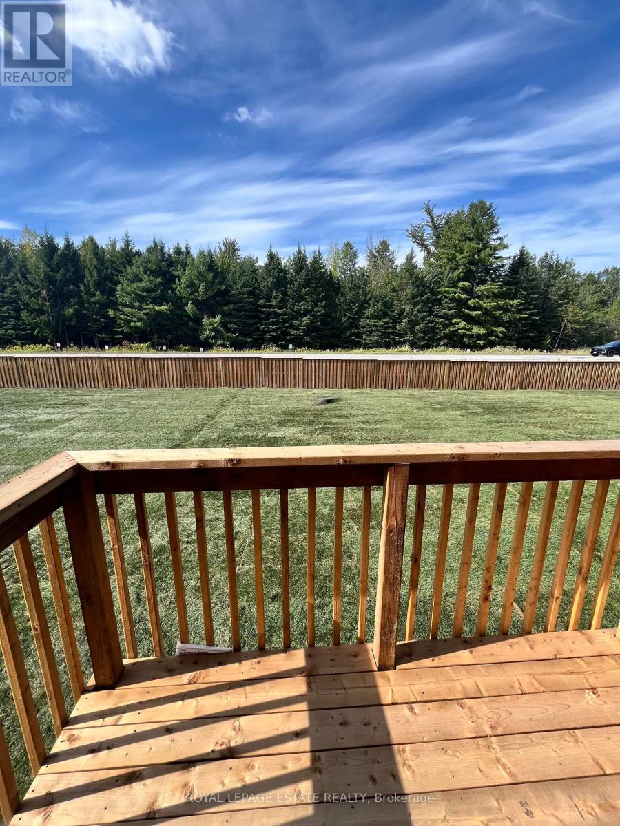 3028 Sandy Acres Avenue, Severn, Ontario L3V 8P8 - Photo 3 - S12496674