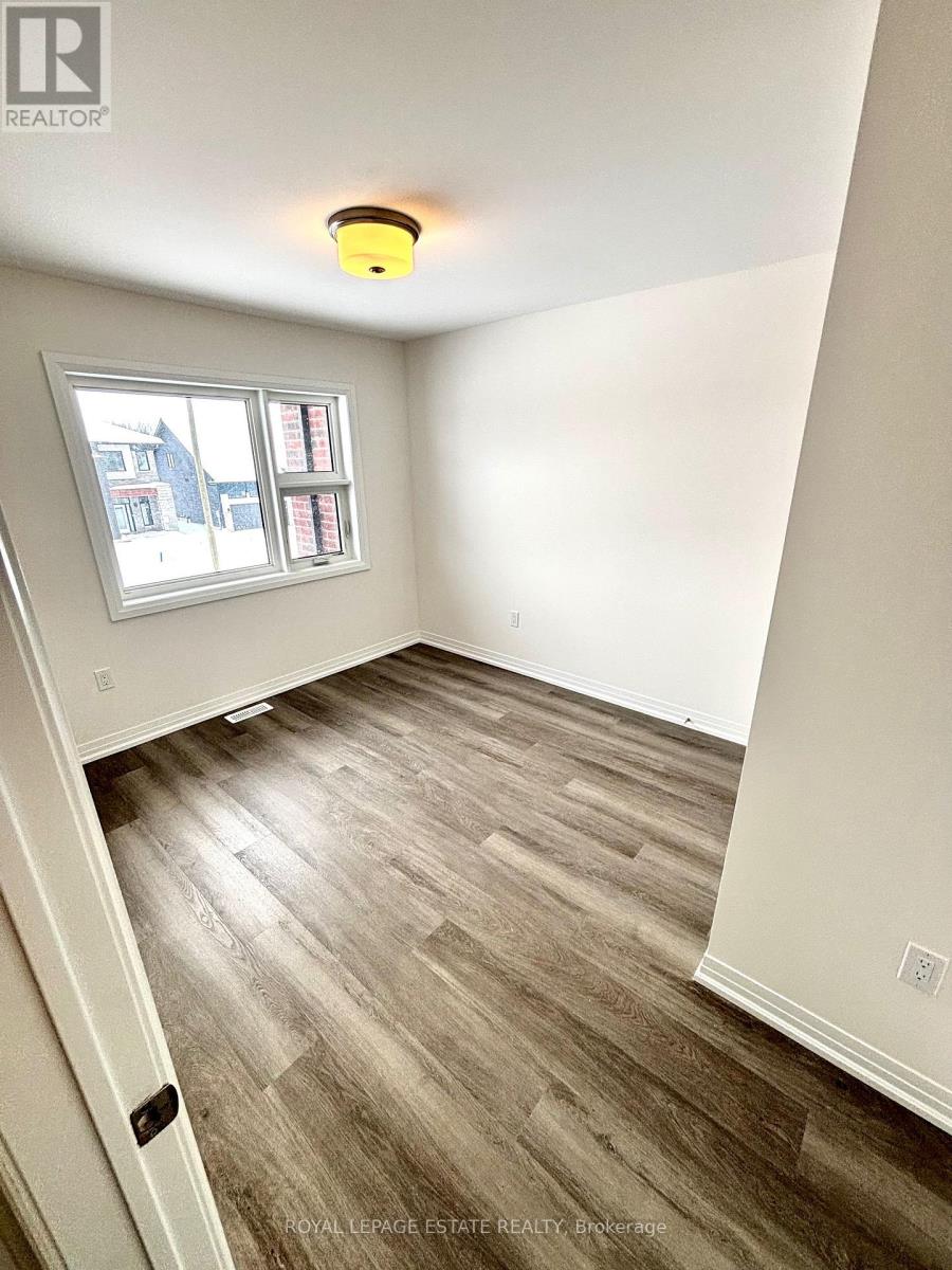 3028 Sandy Acres Avenue, Severn, Ontario L3V 8P8 - Photo 14 - S12496674