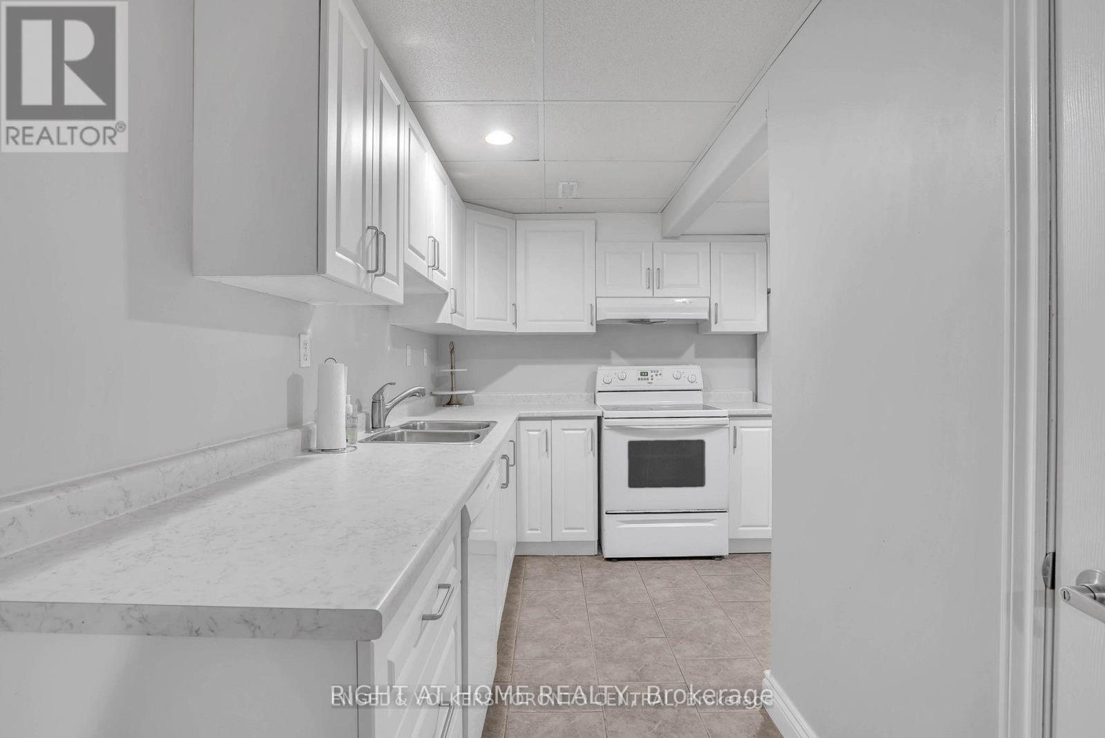 316 Country Lane, Barrie, Ontario  L4N 5Z6 - Photo 7 - S12506156