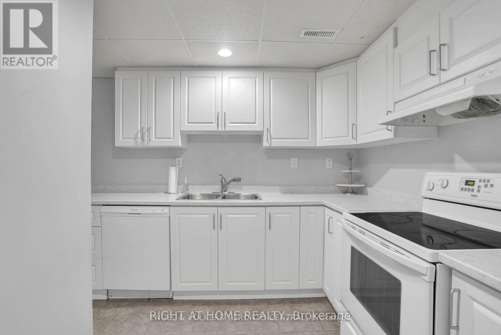 316 Country Lane, Barrie, Ontario  L4N 5Z6 - Photo 9 - S12506156