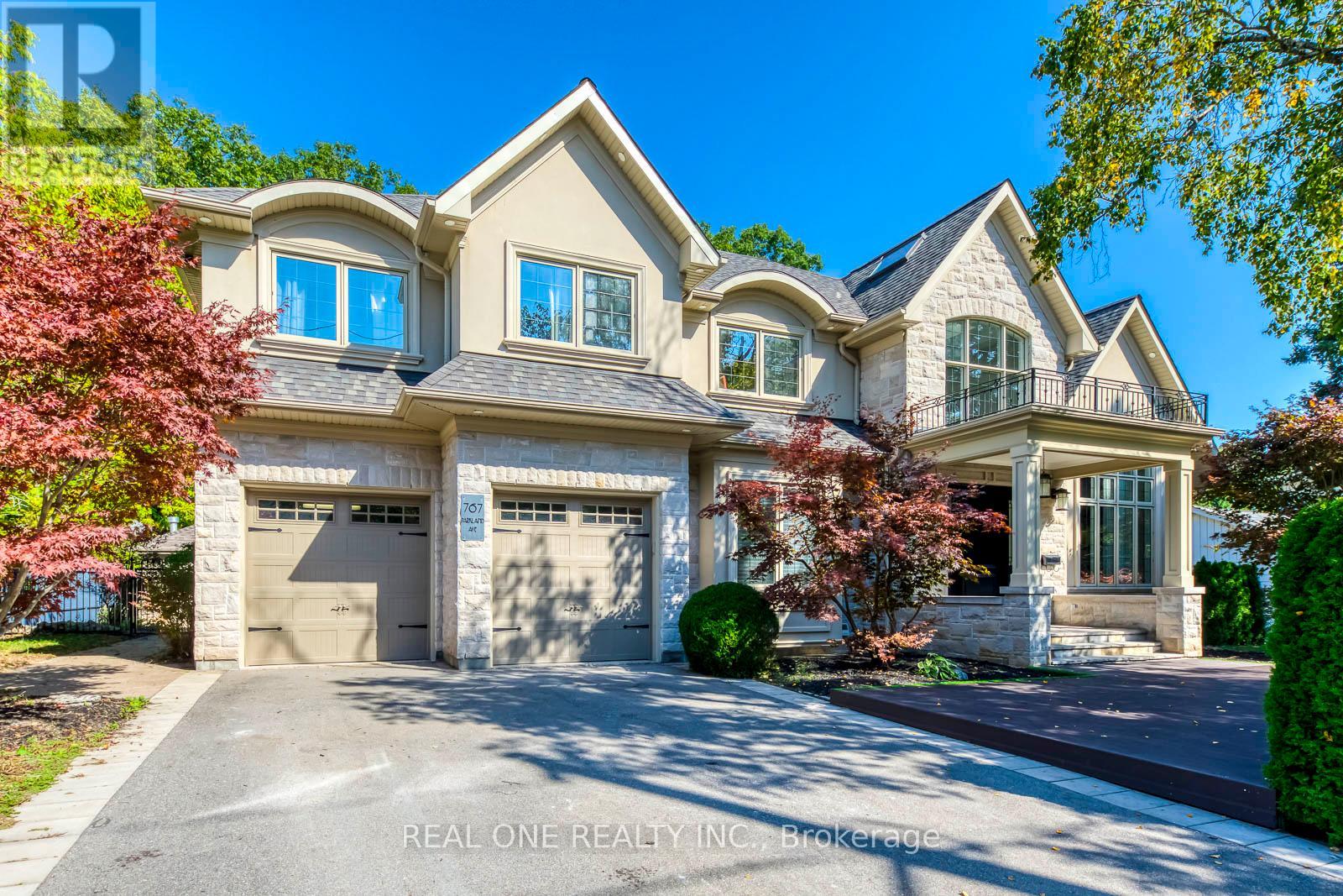 767 Parkland Avenue, Mississauga, Ontario L5H 3G6 - Photo 4 - W12450419