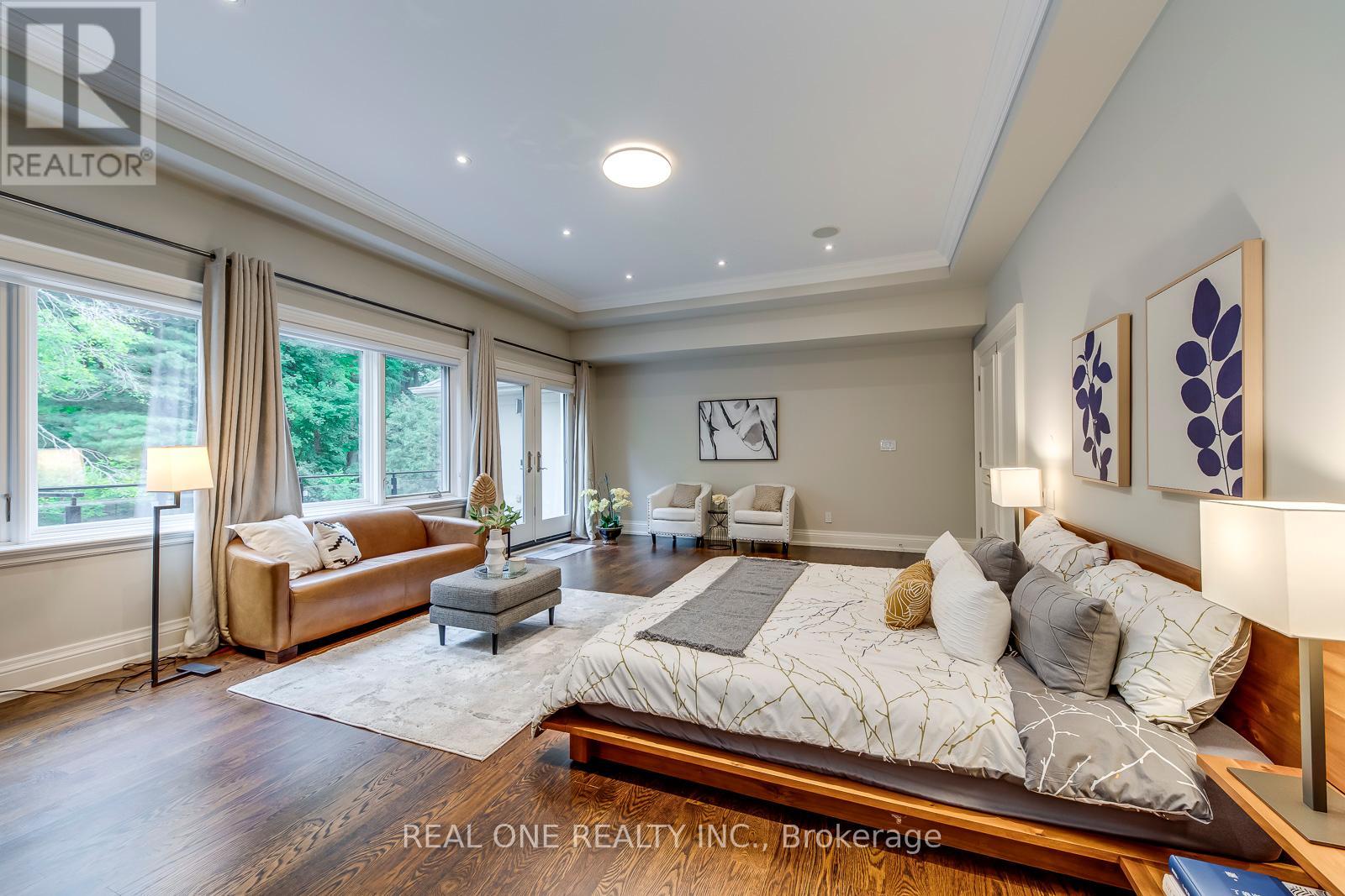 767 Parkland Avenue, Mississauga, Ontario L5H 3G6 - Photo 25 - W12450419