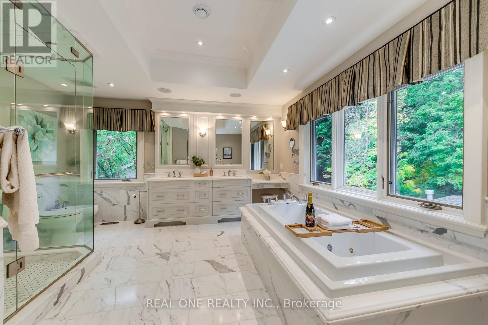 767 Parkland Avenue, Mississauga, Ontario L5H 3G6 - Photo 27 - W12450419