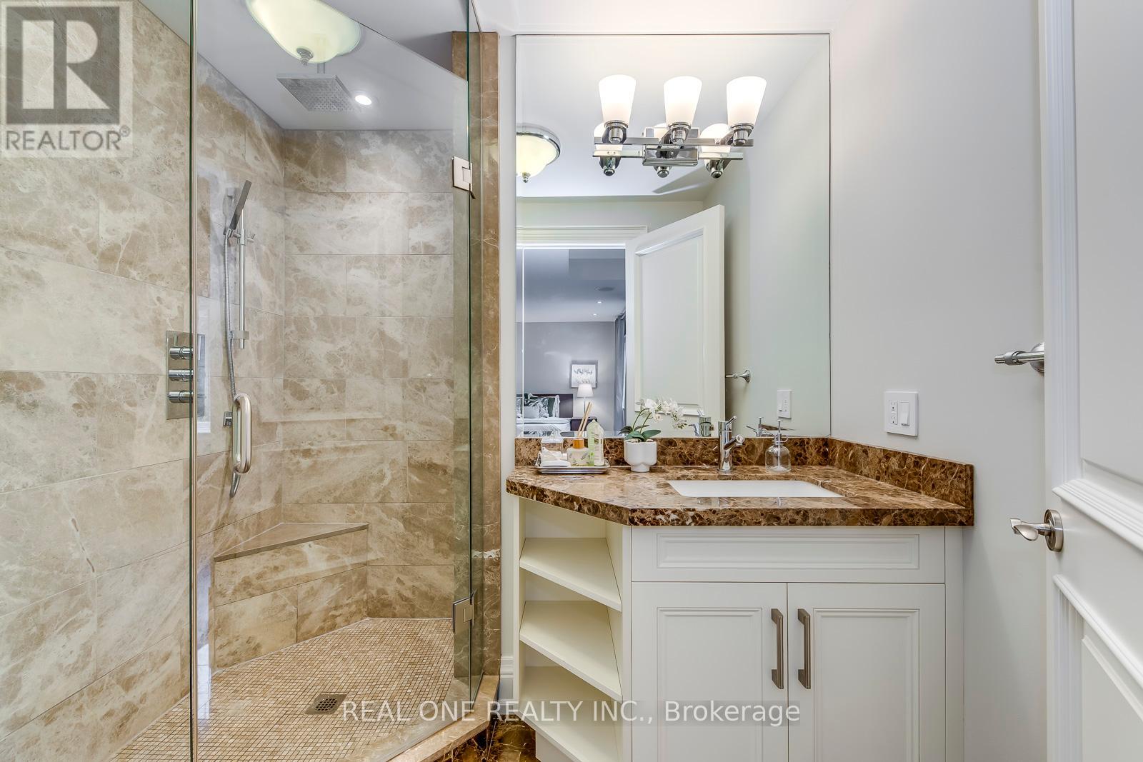 767 Parkland Avenue, Mississauga, Ontario L5H 3G6 - Photo 34 - W12450419